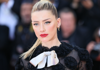 Itt bujkál a világ elől Amber Heard